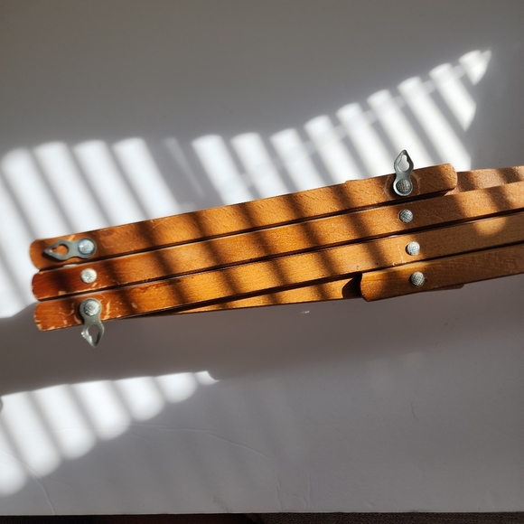 Vintage wooden accordion coat/hat/plants ect - Picture 9 of 14